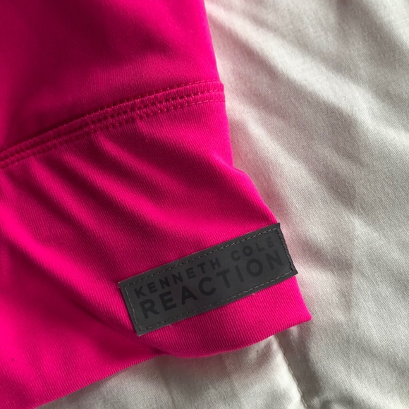 Kenneth Cole Reaction Crop Top NEW - Picture 2 of 4